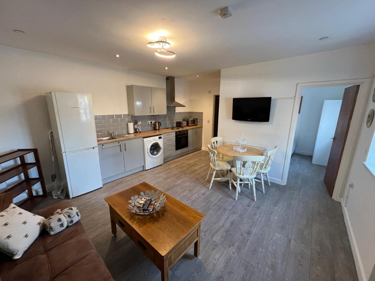 A Spacious Flat Cardiff Exterior foto